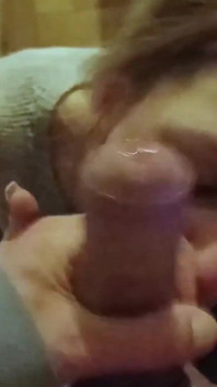 Compilation amateur, bâillonnement profond et MILF trempée de sperme