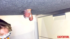 AnnyCandyPainboy: Госпожа бреет яйца своей рабыни на доильном совете Easycbtgirl