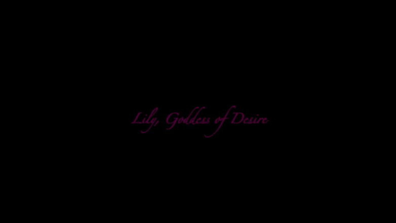 Lily, Goddess of Desire: Curvă supusă se prezintă într-un guler