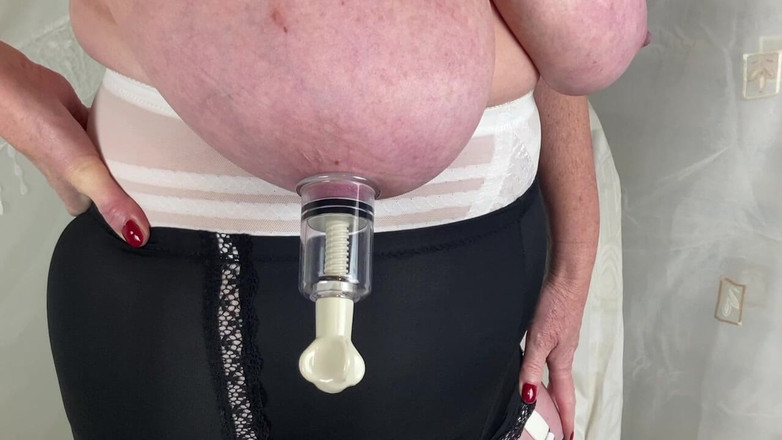 Aunty Sandra vintage girdle queen: 性感阿姨桑德拉与新内裤