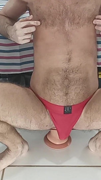 Jest tak gorąco, aby jeździć wielkim dildo