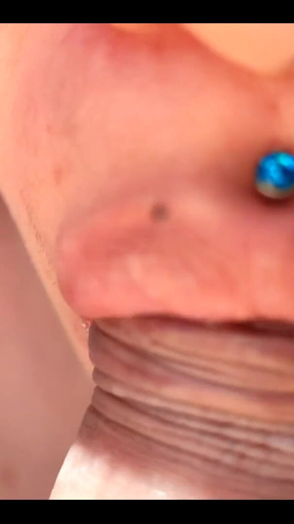 To Slip a Good Dick in My Deep Throat (Perfect machines)