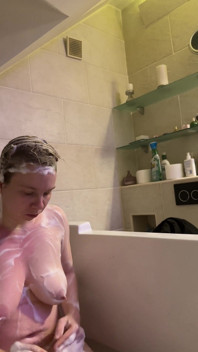 Große Titten Und Harte Nippel