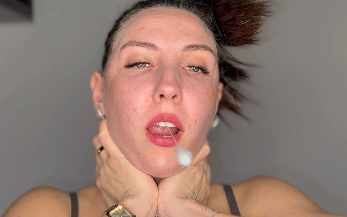 Hottie goddess: Intense hackende hoest pov-release