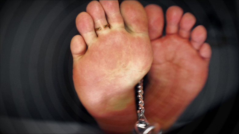 CashmasterAngel: Kedjad till mästarens fötter