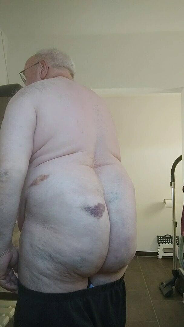 Karlchengeil: Ranní rutina na mém těle