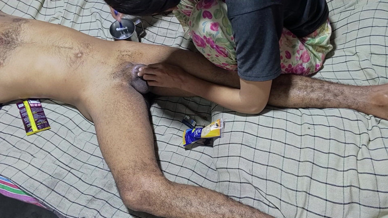 Ashfaq Ahmed: Het is een feit van het leven. Contant geld laat...