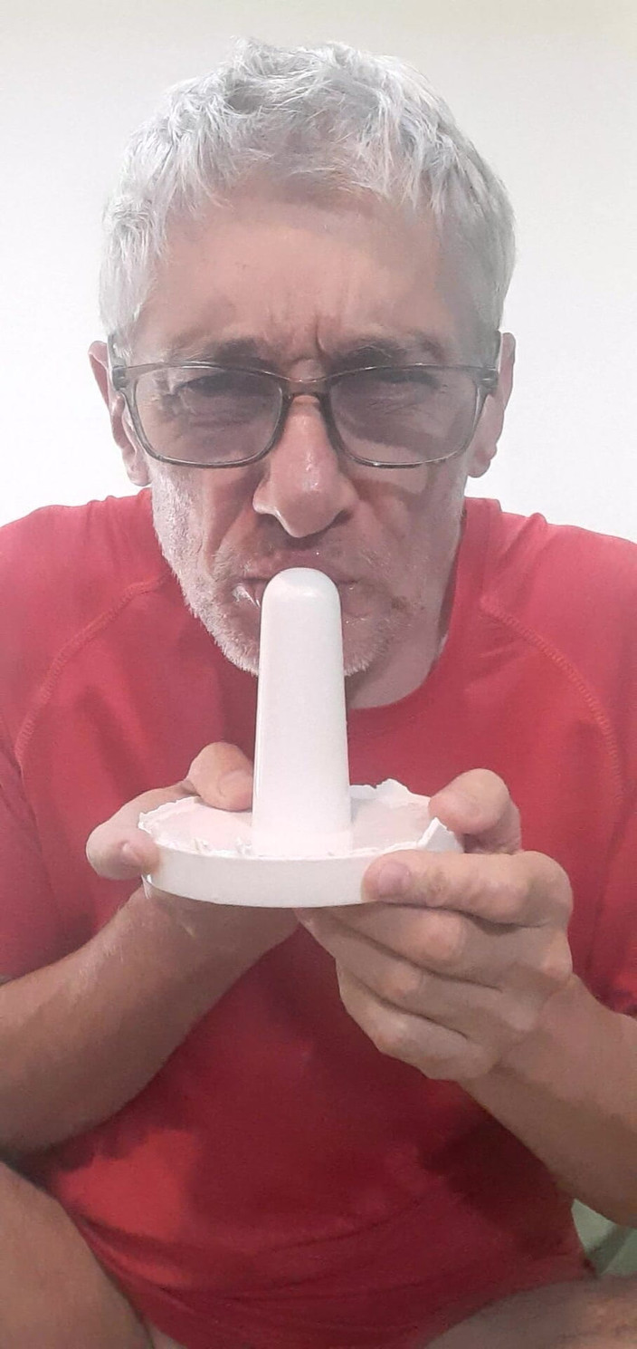 BDSM master top: Jouets, j’ai un Ben Toys pour faire une pipe et...