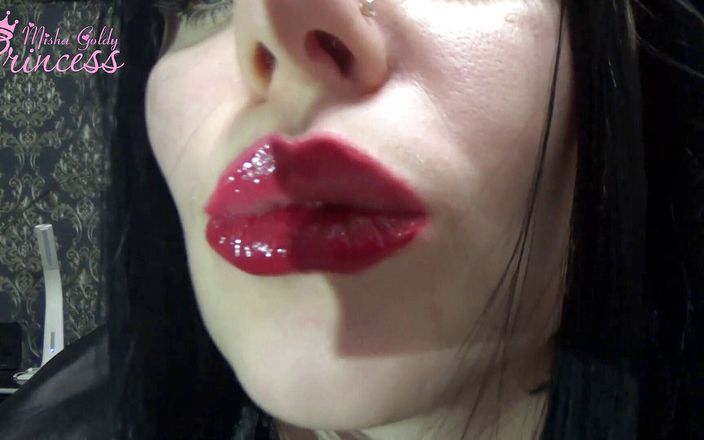 Goddess Misha Goldy: 2 lipstik dan gloss untuk bibir seksiku!