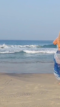 Isteri matang amatur menikmati seks selepas berjalan dan mandi