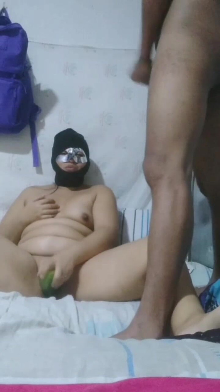 Sexysweet0455: Saya melancap untuk abang tiri saya dan kemudian dia mengongkek...