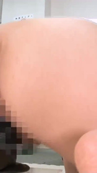 エロ尻アナルオナニー 四つん這い