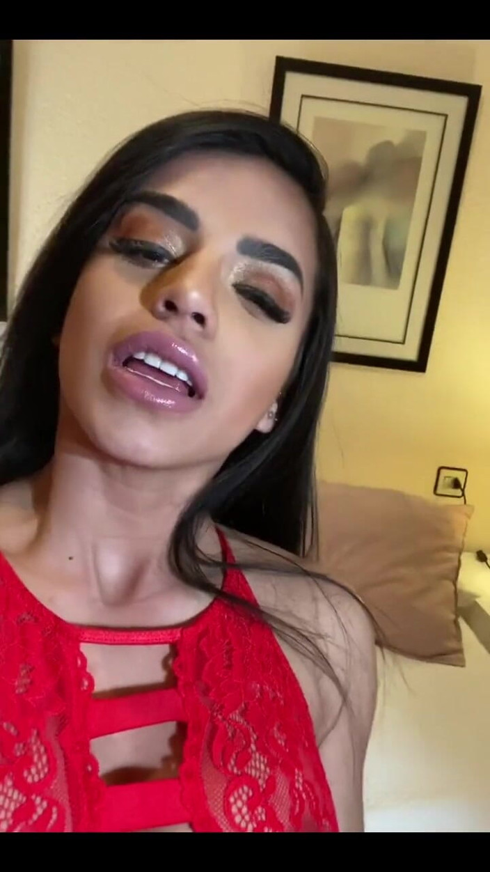 SARA RETALI: A Very Naughty Girl