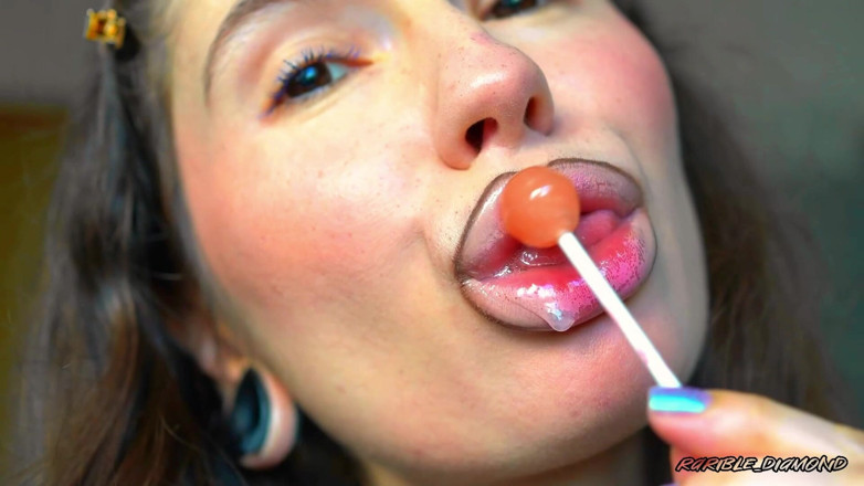 Rarible Diamond: Pecundang yang menyedihkan, berkedut semasa saya menghisap lolipop kecil saya