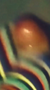 18 Ans Se Branlant Avec Ses Pieds Sur La Table Gloryhole - Ruby