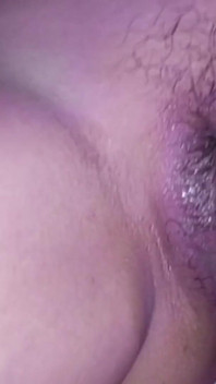 Caliente amateur asiática se masturba hasta correrse - amateurs caseros
