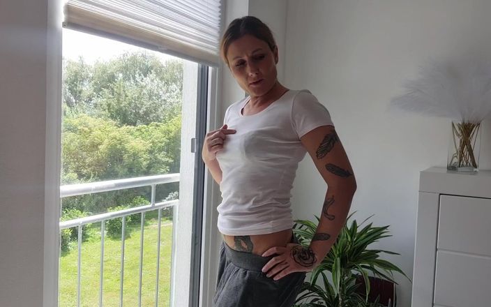 SpicyKylieFoxx: Striptease and Masturbation for the Voyeur Neighbor