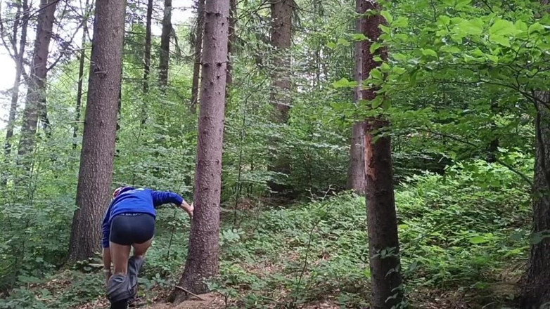 kickerscooter: 숲 위험: 번화한 도로 아래에서 자위하는 것