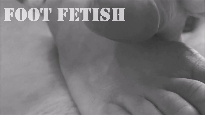 Cuckoby: Foot fetiš - masáž footjob