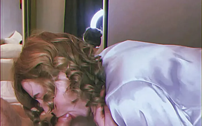 SugarNadya: Very gentle blow job in a cozy environment