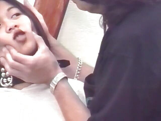 Planete Francaise: Koyu saçlı Asyalı piliç ilk kez anal seks yapıyor