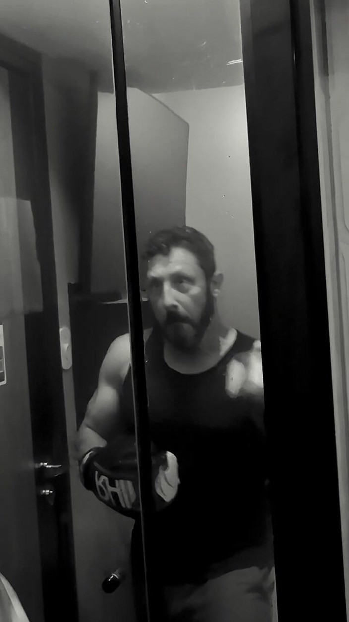 Gouine Wrestling: Lucha muscular