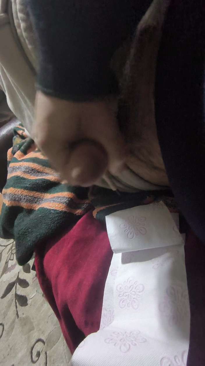 Hornypornyy31: Ejaculez