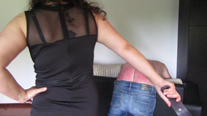 CM Fetish: La punizione di colpi continua con frustate e cinturino di...