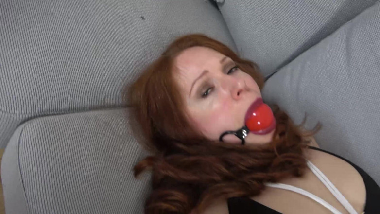 Latina Fetish: Ivys ultimative qual: gefesselt, mit ball geknebelt, gekitzelt, plus ein...