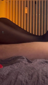 Gnugga Kuken På Strumpbyxorna Tills Det Kommer I Nylon