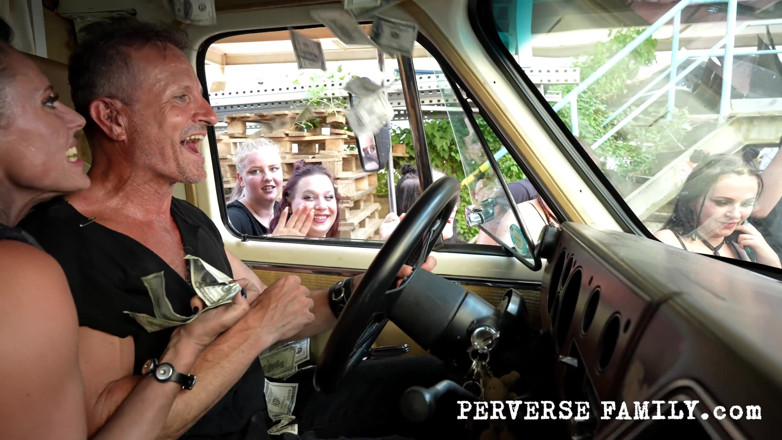 Perverse Family: Perverse Family 52.1 (season 4): Dirty Warm up for Techno