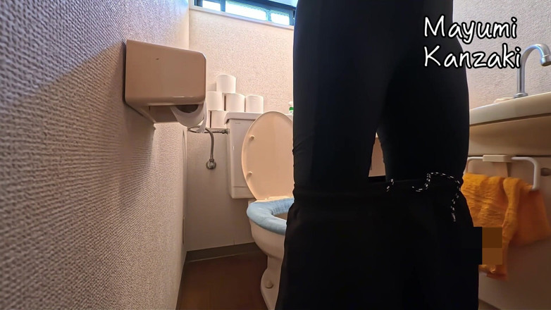 Mayumi Kanzaki: Daily Life of a Japanese Wife Toilet 2