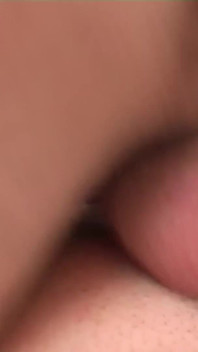 渴望鸡巴的荡妇伊丽莎白劳伦斯骑乘她的大白屌壮男大鸡巴深深地抽插，并把他的精液射遍了她性感的脸上