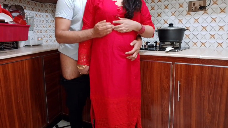 QueenbeautyQB: India casada cuñada follada por cuñado por primera vez en...