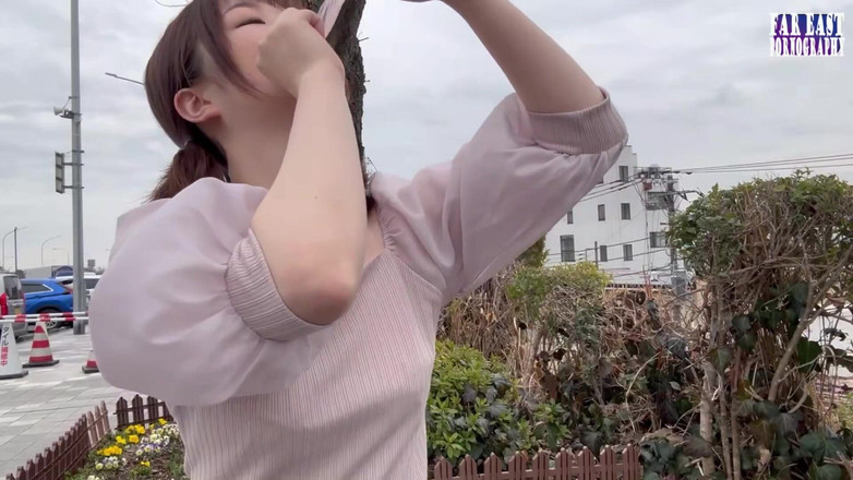 Far East pornography: Condom-gulp Wander como uma jovem beleza ousada drena cada gota...