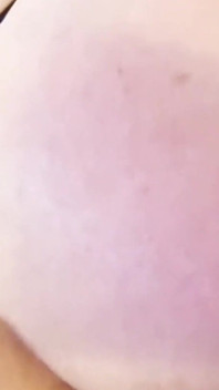 Video des berühmten Influencers Tiiktoker teen zierliche anal-creampie-lecks