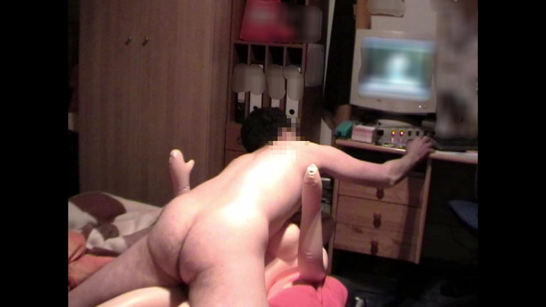 Mark Hannes: Sexdoll трахає мастурбацію в моєму ліжку