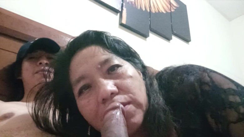 Moo DBOXXX: O creștină matură are parte de lapte pe față, adoră...
