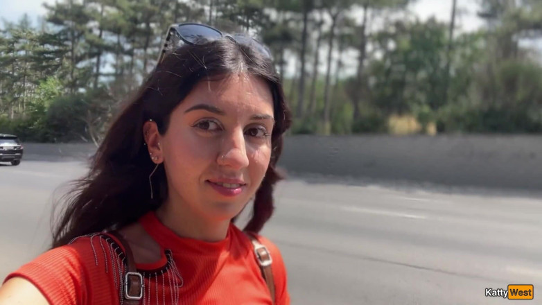 Katty West: Boquete público nos arbustos com estranho e louco passeio coberto...