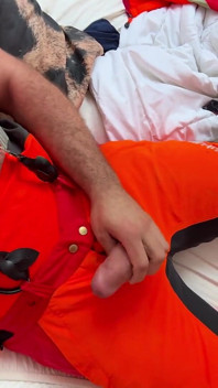 Tyler Blake Se Branle Dans Des Vêtements De Travail De Bûcheron Hivis - Muscle Flexes Et Éjaculation Explosive