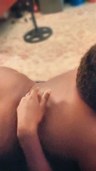자지를 가지고 노는 거유 엉덩이 새엄마, 장난감을 위해 내 자지를 노는 그녀