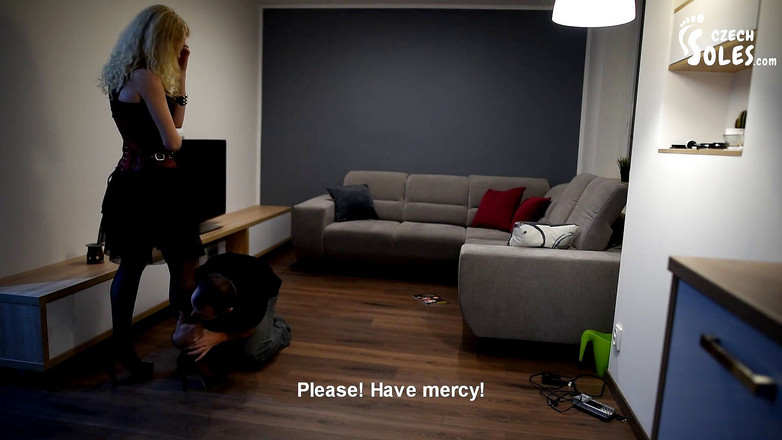 Czech Soles - foot fetish content: Implorando aos Pés da Senhora das Trevas por Sua Vida