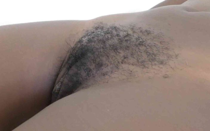 Bambulax: Fica pelosa africana scopata e sborrata dentro da cazzone bianco