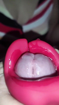 视角——大鸡巴和火辣棕发女子手淫，来自Sweet Tooth