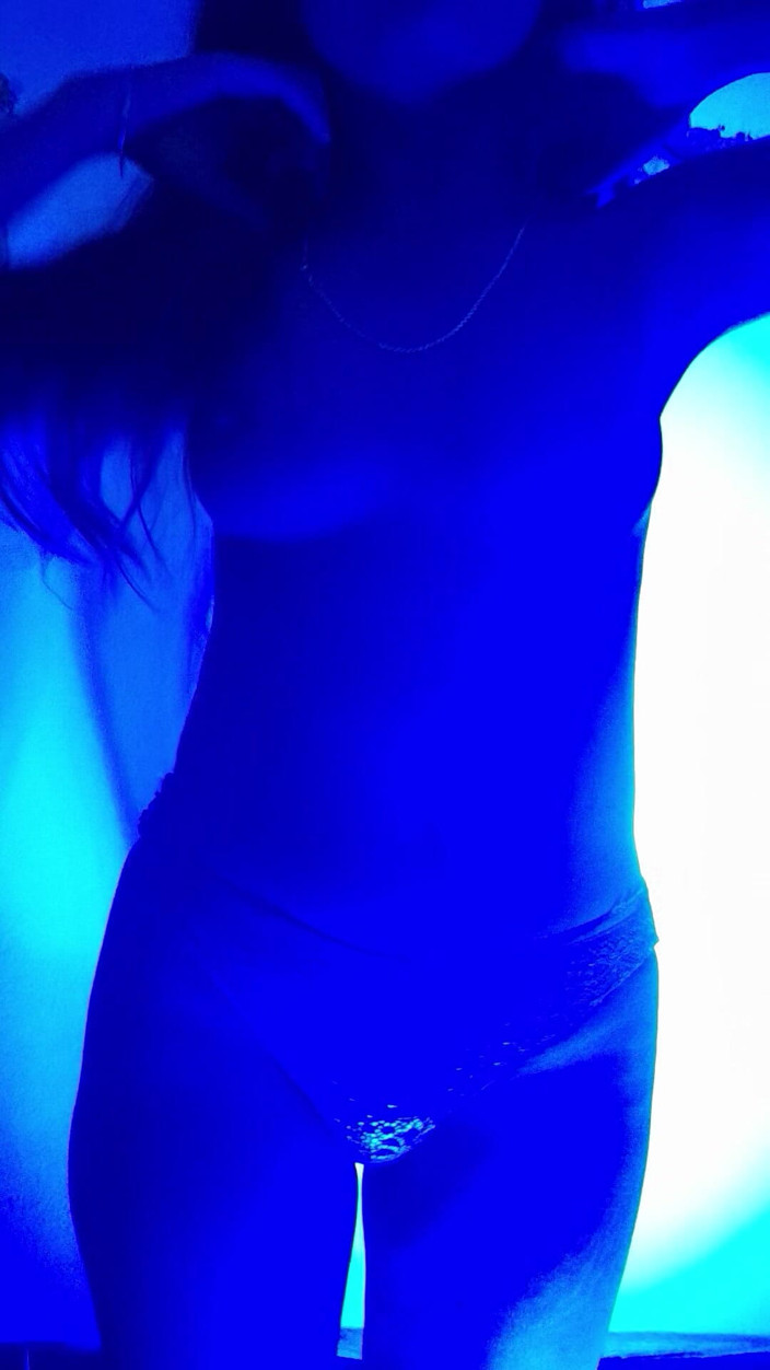 Somiya: Meri Naked Dance