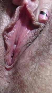Sborrata bagnata in HD. Gioco con grande clitoride e orgasmo