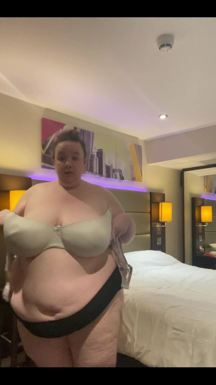 Ivy gold: Bruneta SSBBW