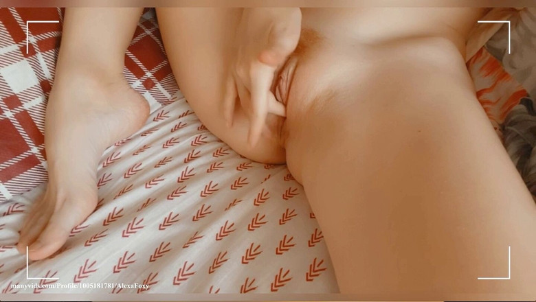 FoxyAleksa: Něžná penetrace do červené kundičky s horkou dírou