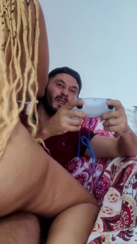 Eu fodo meu jogador enquanto jogo Fortnite