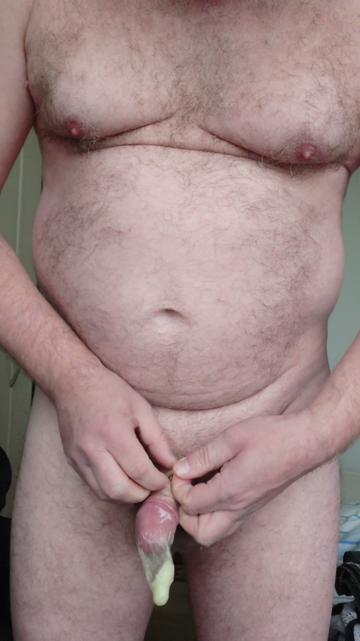Carmen_Nylonjunge: Eccitata Sul Mio Preservativo Usato Con Sperma Di Ghiaccio
